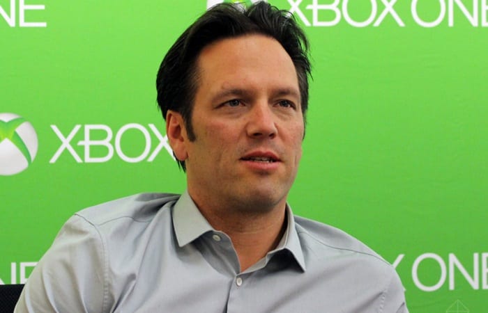 Phil Spencer, twitter, defense, UWP