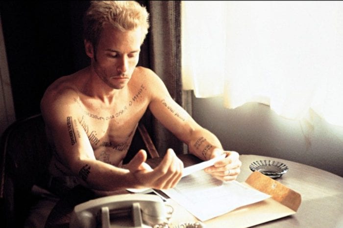 Memento (2000)