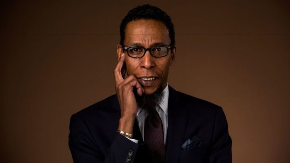 Ron Cephas Jones as Earl Coates