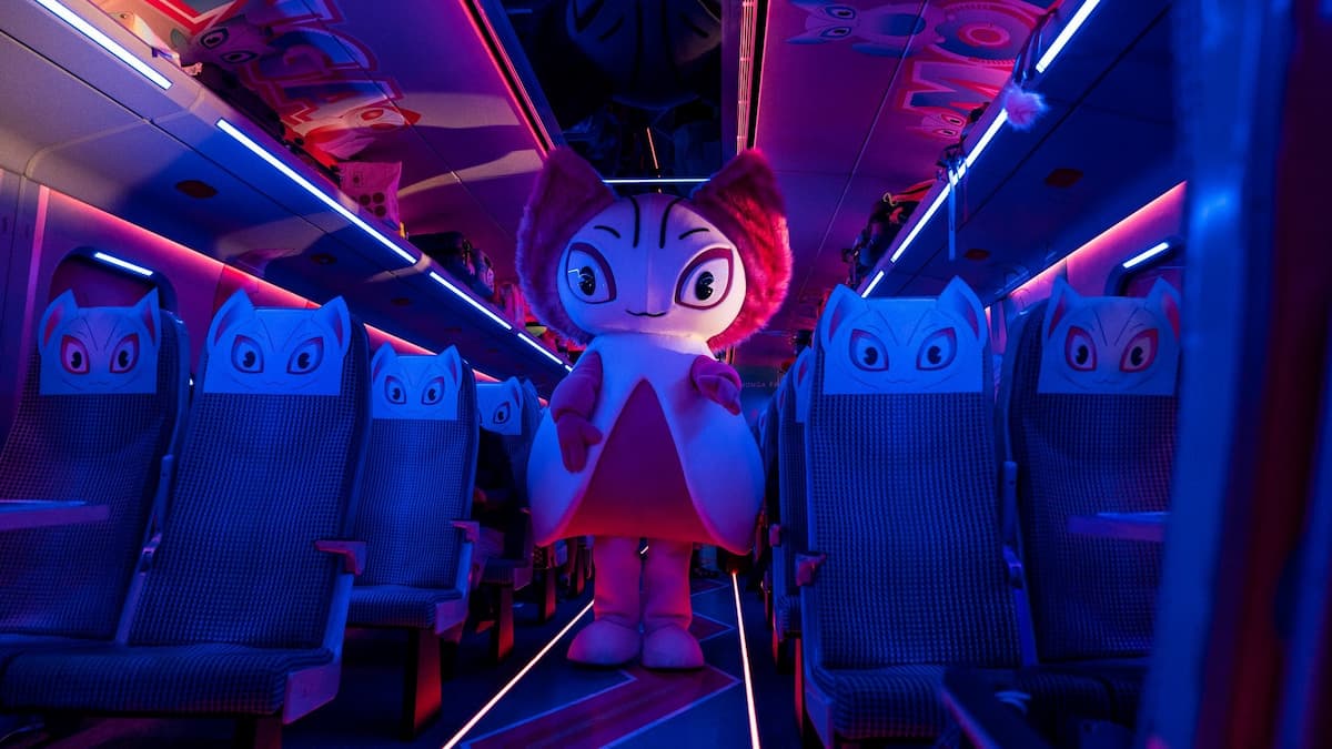 Momomon in Bullet Train