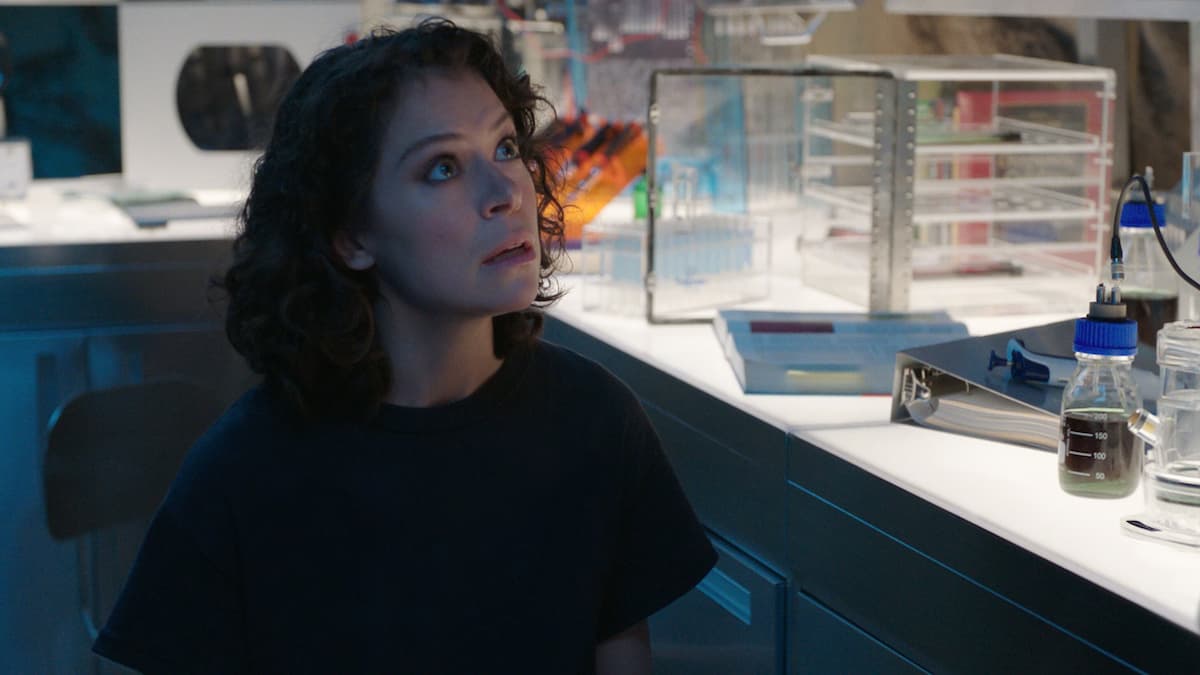 Tatiana Maslany as Jennifer \"Jen\" Walters/She-Hulk in Marvel Studios' She-Hulk: Attorney at Law, exclusively on Disney+. Photo courtesy of Marvel Studios. © 2022 MARVEL.