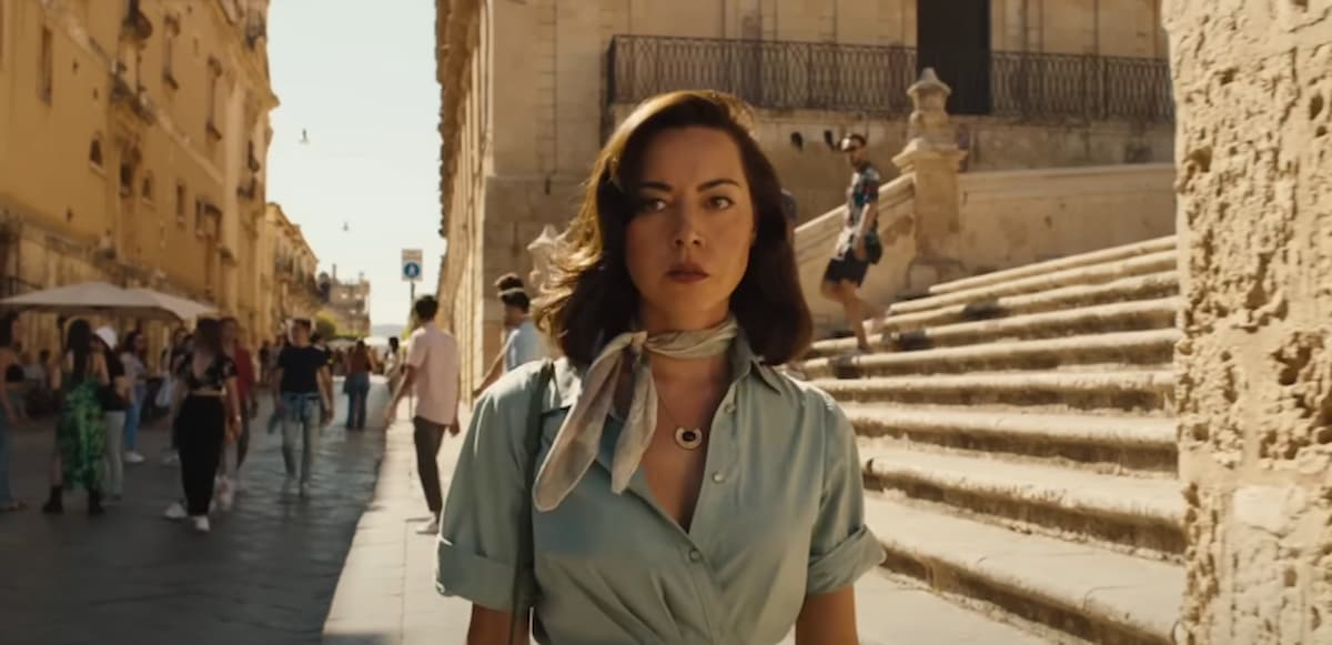 aubrey plaza in white lotus