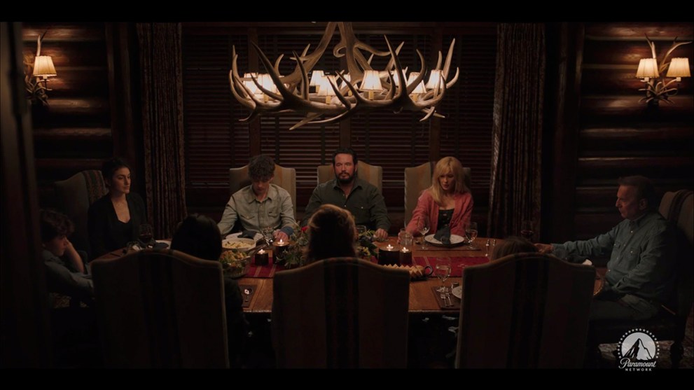 yellowstone-Dutton-family-dinner